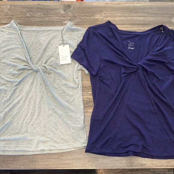 (2) Women's Short Sleeve V-Neck Linen T-Shirts - A New Day. Size Small. NWT. 3 - Picture 1 of 5
